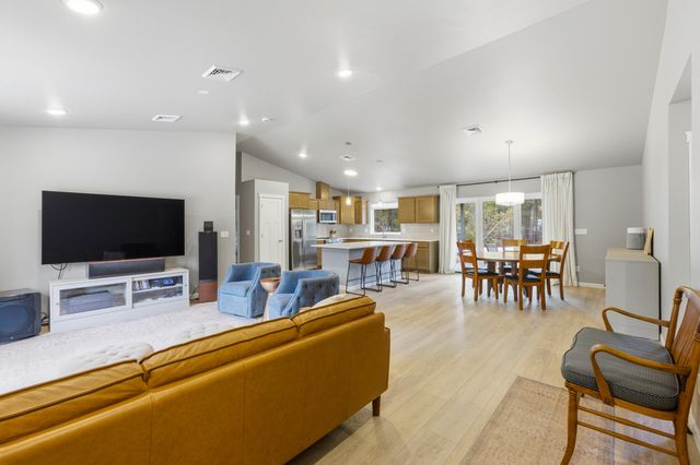 16261 Twin Drive, La Pine, OR 97739