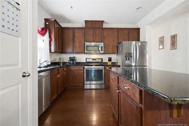 911 Merchants Court, Sanford, NC 27330