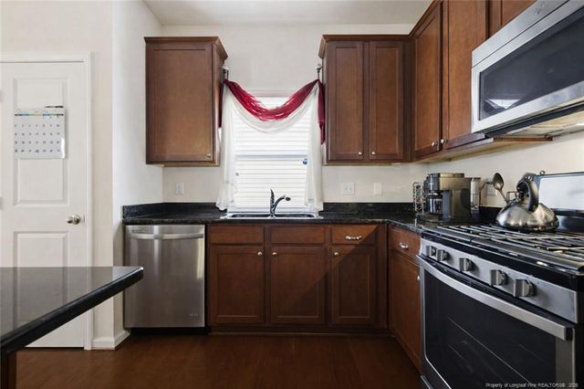 911 Merchants Court, Sanford, NC 27330