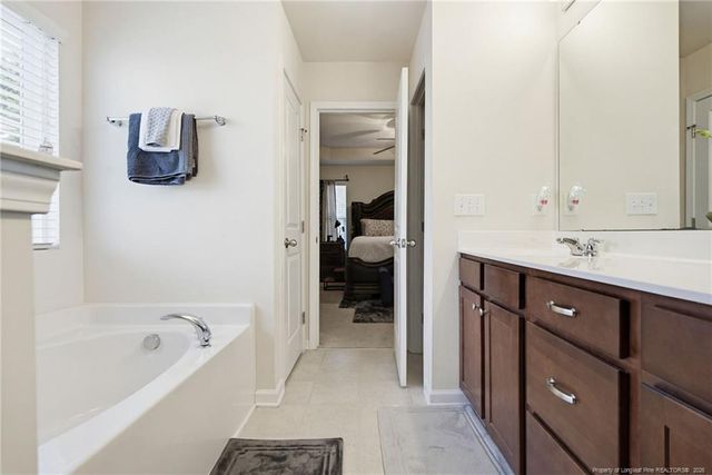 911 Merchants Court, Sanford, NC 27330