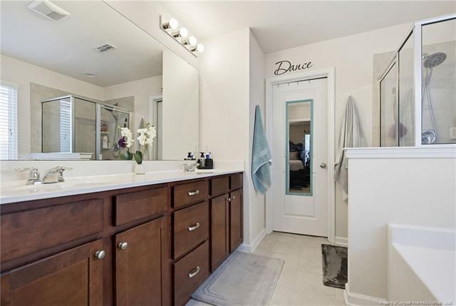 911 Merchants Court, Sanford, NC 27330