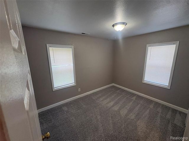 21047 Atlantic Avenue, Warren, MI 48091