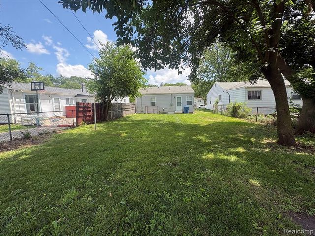 21047 Atlantic Avenue, Warren, MI 48091
