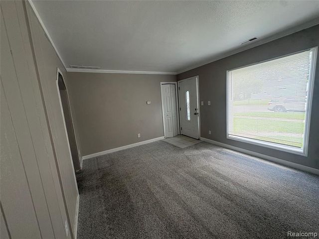 21047 Atlantic Avenue, Warren, MI 48091