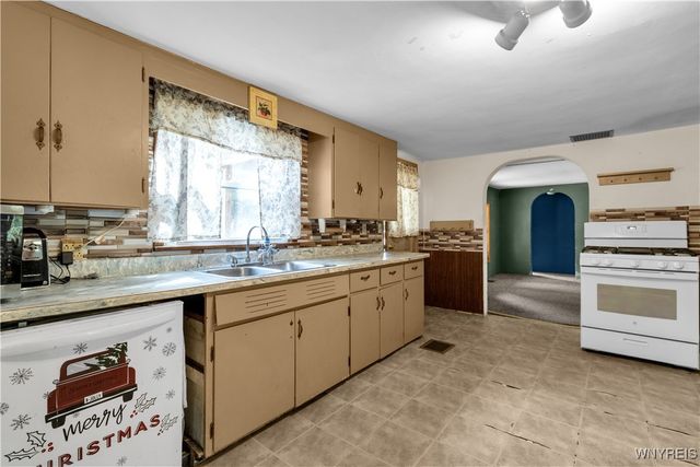 2979 Murdock Road, Ridgeway, NY 14103