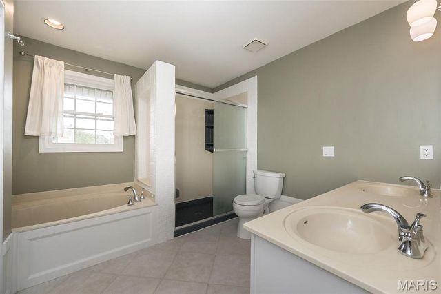 3042 Winding River Drive, St Charles, MO 63303