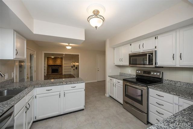 3042 Winding River Drive, St Charles, MO 63303