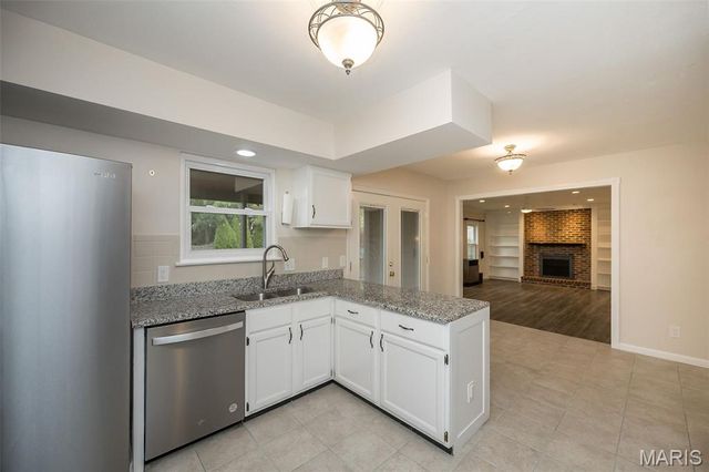 3042 Winding River Drive, St Charles, MO 63303