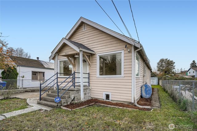 8435 46th ave S, Seattle, WA 98118