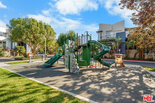 5509 W 149th Place 13, Hawthorne, CA 90250