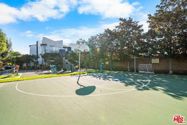 5509 W 149th Place 13, Hawthorne, CA 90250