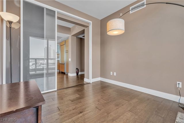 322 Karen Avenue 807, Las Vegas, NV 89109