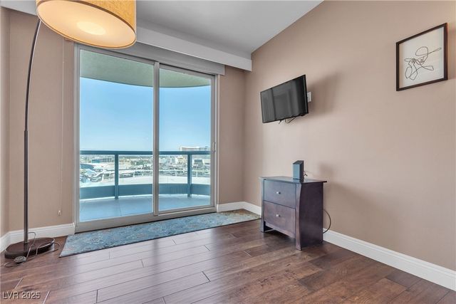 322 Karen Avenue 807, Las Vegas, NV 89109