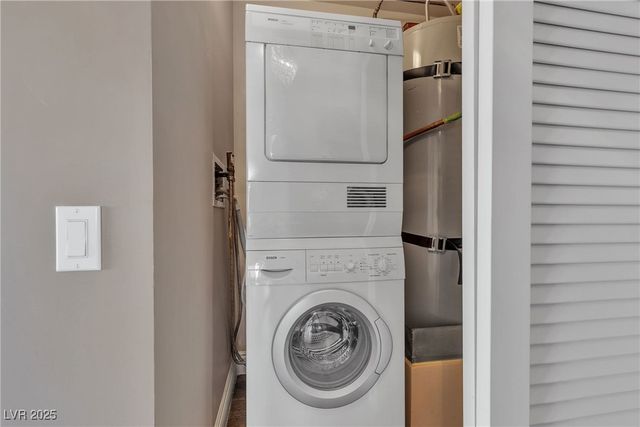 322 Karen Avenue 807, Las Vegas, NV 89109