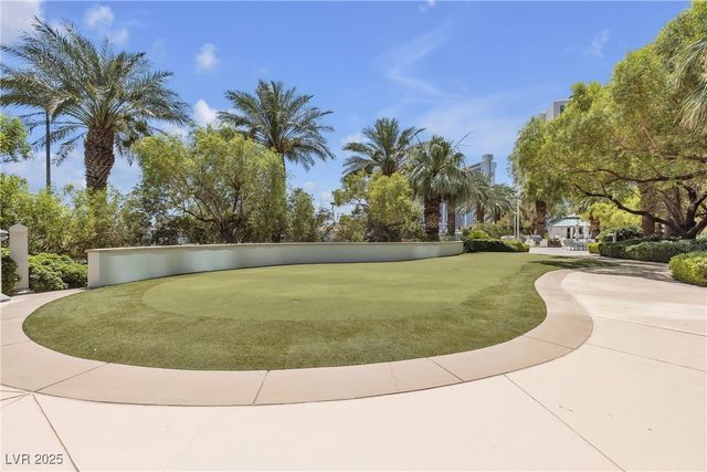 322 Karen Avenue 807, Las Vegas, NV 89109