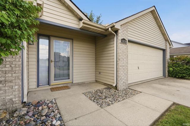 1010 Autumn Ridge Lane, Fort Wayne, IN 46804