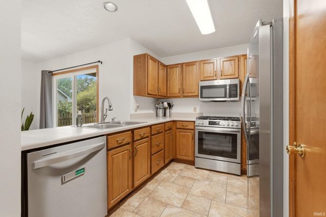 1010 Autumn Ridge Lane, Fort Wayne, IN 46804