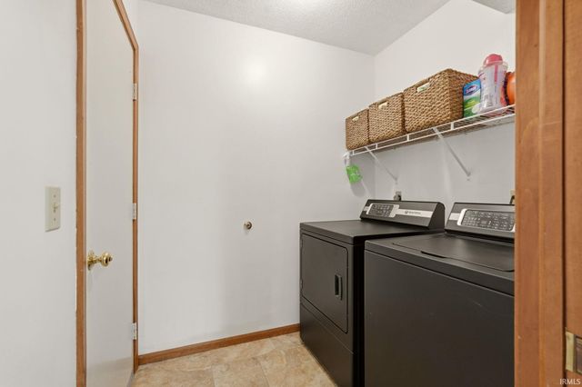 1010 Autumn Ridge Lane, Fort Wayne, IN 46804