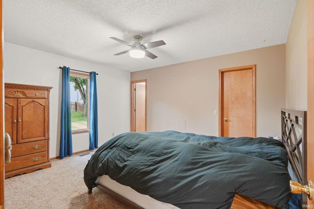 1010 Autumn Ridge Lane, Fort Wayne, IN 46804