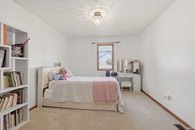 1010 Autumn Ridge Lane, Fort Wayne, IN 46804