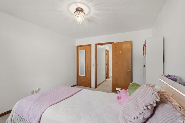 1010 Autumn Ridge Lane, Fort Wayne, IN 46804