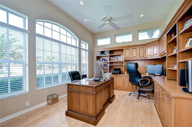 4304 PLACE LE MANES, Lutz, FL 33558