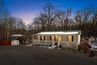 6966 Park Dr, Lyles, TN 37098