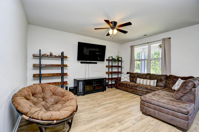 2315 Blackthorn Dr., Conway, SC 29526