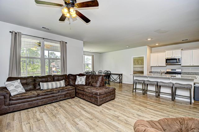 2315 Blackthorn Dr., Conway, SC 29526