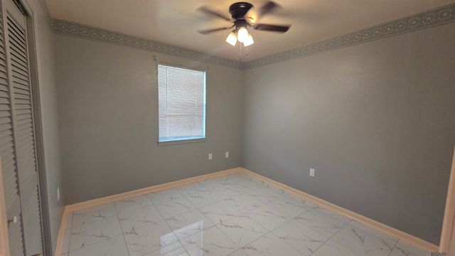 11555 E Black Oak Dr, Baton Rouge, LA 70815