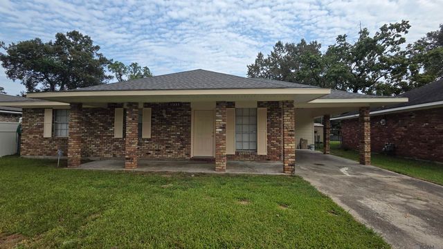 11555 E Black Oak Dr, Baton Rouge, LA 70815