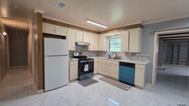 11555 E Black Oak Dr, Baton Rouge, LA 70815