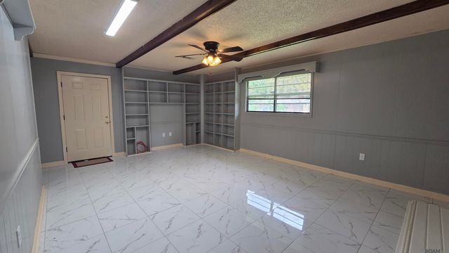 11555 E Black Oak Dr, Baton Rouge, LA 70815