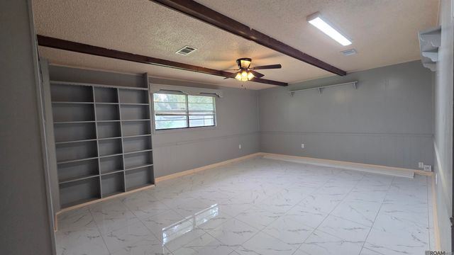 11555 E Black Oak Dr, Baton Rouge, LA 70815