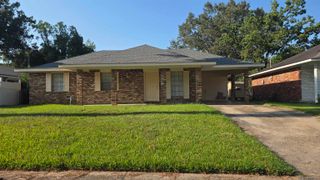 11555 E Black Oak Dr, Baton Rouge, LA 70815