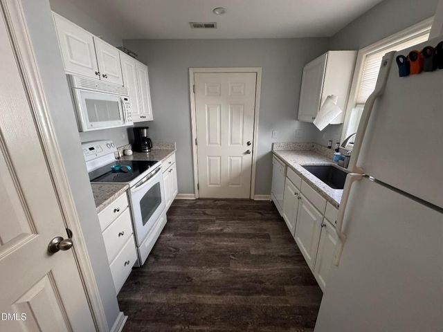 11351 Clubhaven Place 100, Raleigh, NC 27617