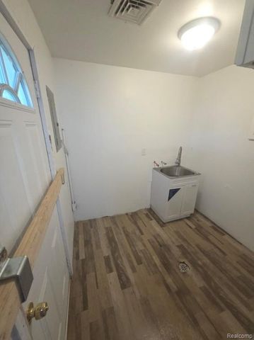 9979 Montrose Street, Detroit, MI 48227
