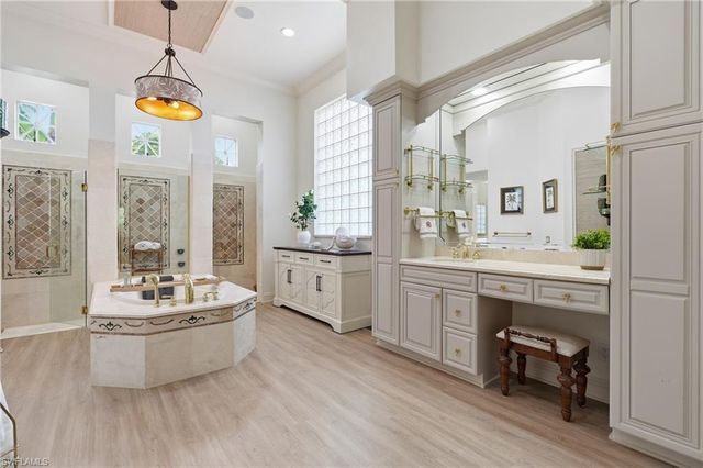28646 Via D Arezzo DR, Bonita Springs, FL 34135