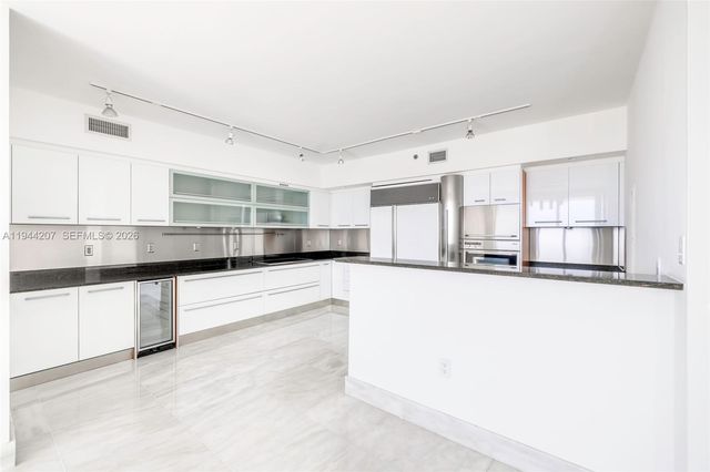 400 Alton Rd 3403, Miami Beach, FL 33139