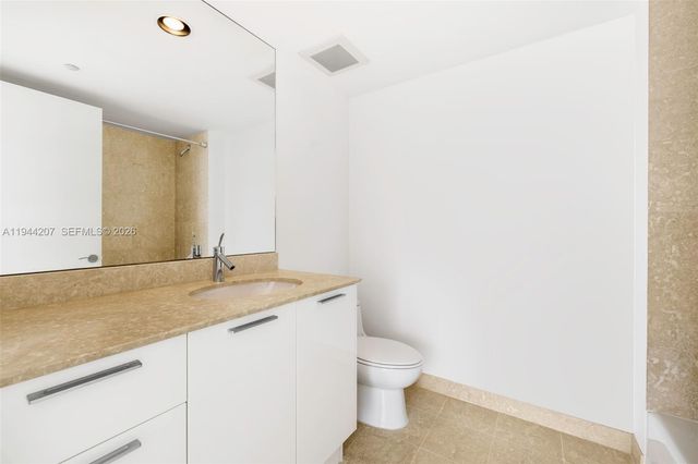 400 Alton Rd 3403, Miami Beach, FL 33139