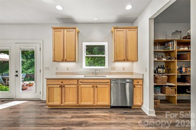 820 Merrills Cove Road, Asheville, NC 28803