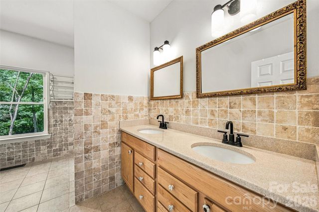 820 Merrills Cove Road, Asheville, NC 28803