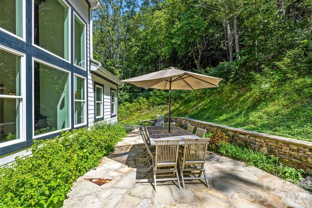 820 Merrills Cove Road, Asheville, NC 28803