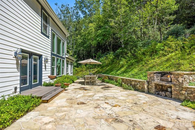 820 Merrills Cove Road, Asheville, NC 28803