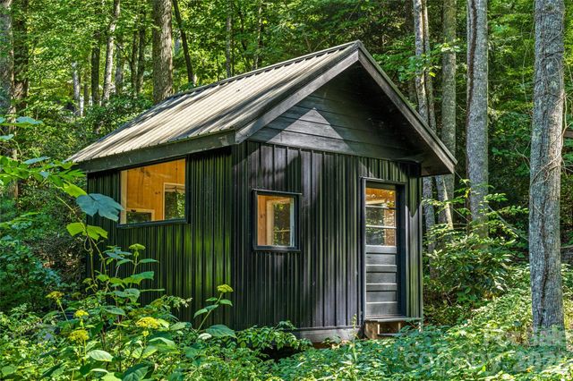 820 Merrills Cove Road, Asheville, NC 28803