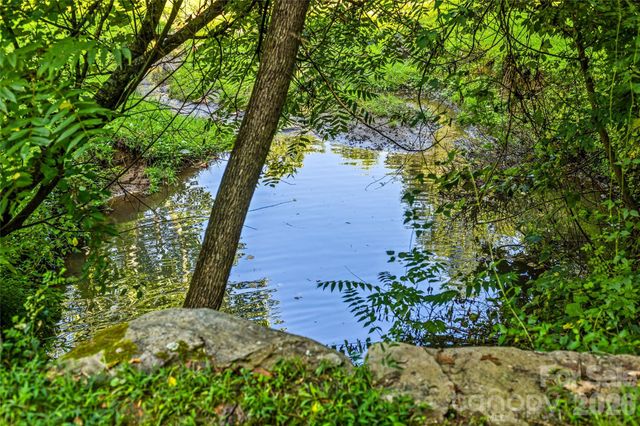 820 Merrills Cove Road, Asheville, NC 28803