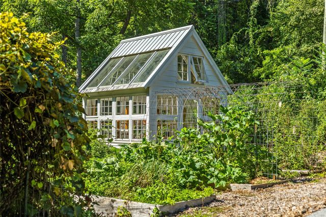 820 Merrills Cove Road, Asheville, NC 28803