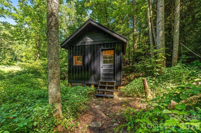 820 Merrills Cove Road, Asheville, NC 28803
