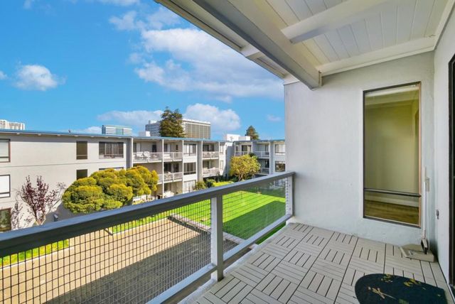 8 Commodore Drive C457, Emeryville, CA 94608