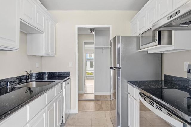 8 Commodore Drive C457, Emeryville, CA 94608